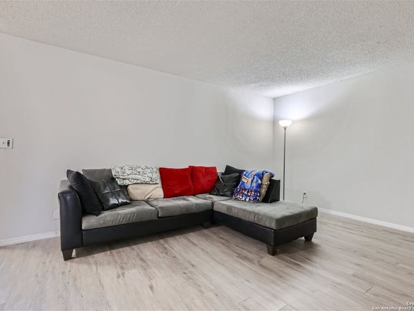 6829 Oldham, San Antonio, TX 78239
