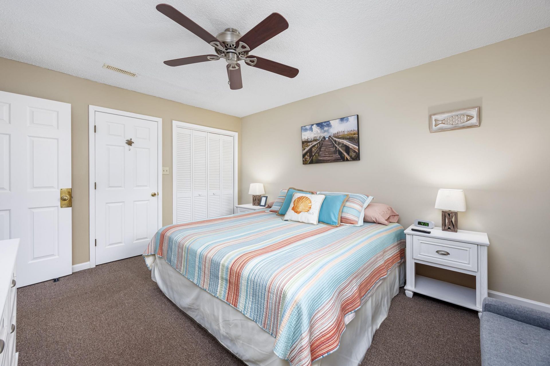 211 Double Eagle Dr.  Photo 16