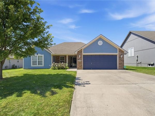 1604 SE Dalton Drive, Lee's Summit, MO 64081