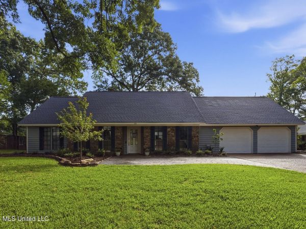 222 Greenfield Place, Brandon, MS 39047