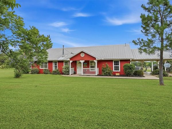 905 Crawford Road, Sadler, TX 76264