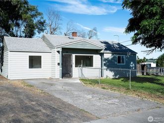 112 W Loop Drive  Moses Lake, WA 98837