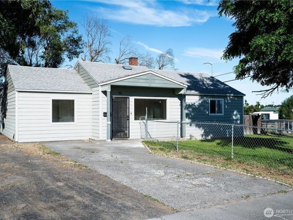 112 W Loop Drive , Moses Lake, WA 98837