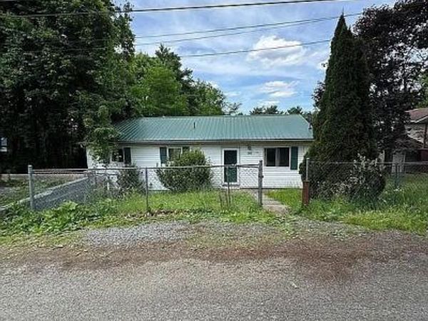 202 Haymarket Dr, BECKLEY, WV 25801