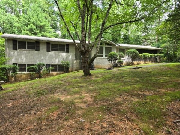 835 Niskey Lake Circle, Atlanta, GA 30331