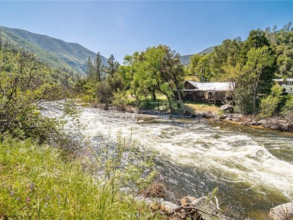 10049 Incline Road, El Portal, CA 95318
