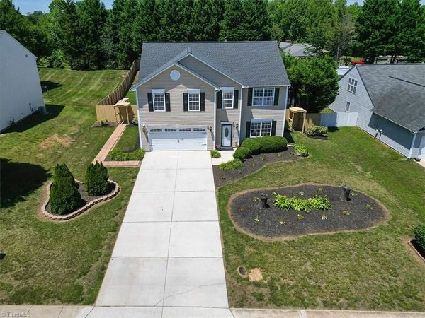 8009 Hill N Dale Drive, Kernersville, NC 27284