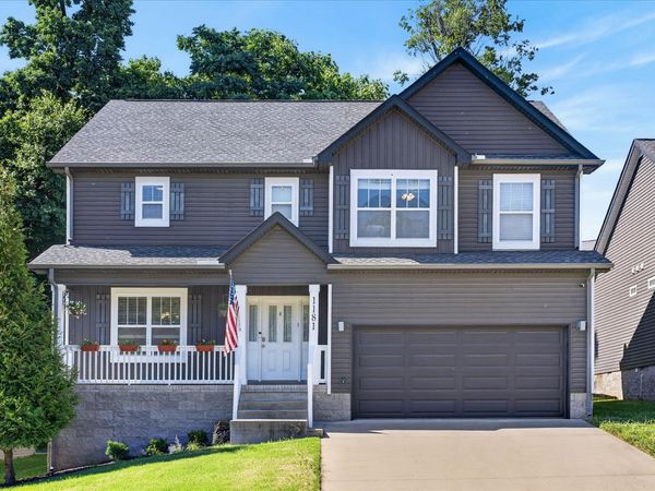 1181 Eagles Bluff Dr , Clarksville, TN 37040