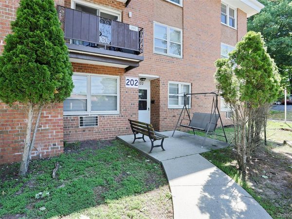 202 Kearsing Parkway , Monsey, NY 10952