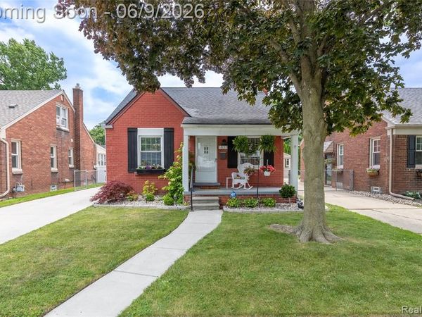 1833 Vinewood Street, Wyandotte, MI 48192