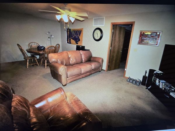 102 N Franklin Street, Unit 3, Manchester, IA 52057