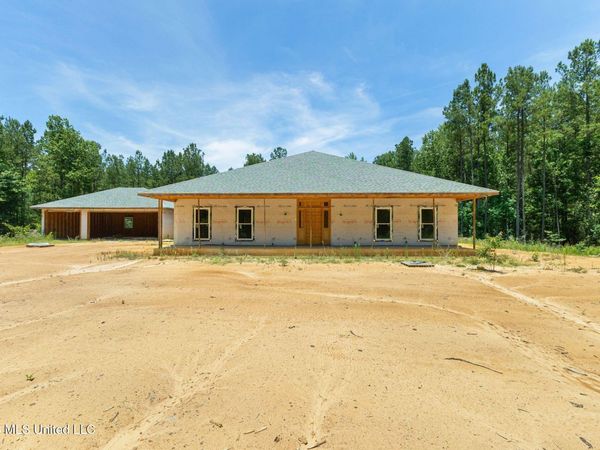 313 Spur Line Road, Ellisville, MS 39437