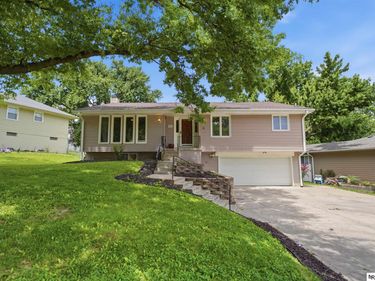14906 M Street, Omaha, NE 68137
