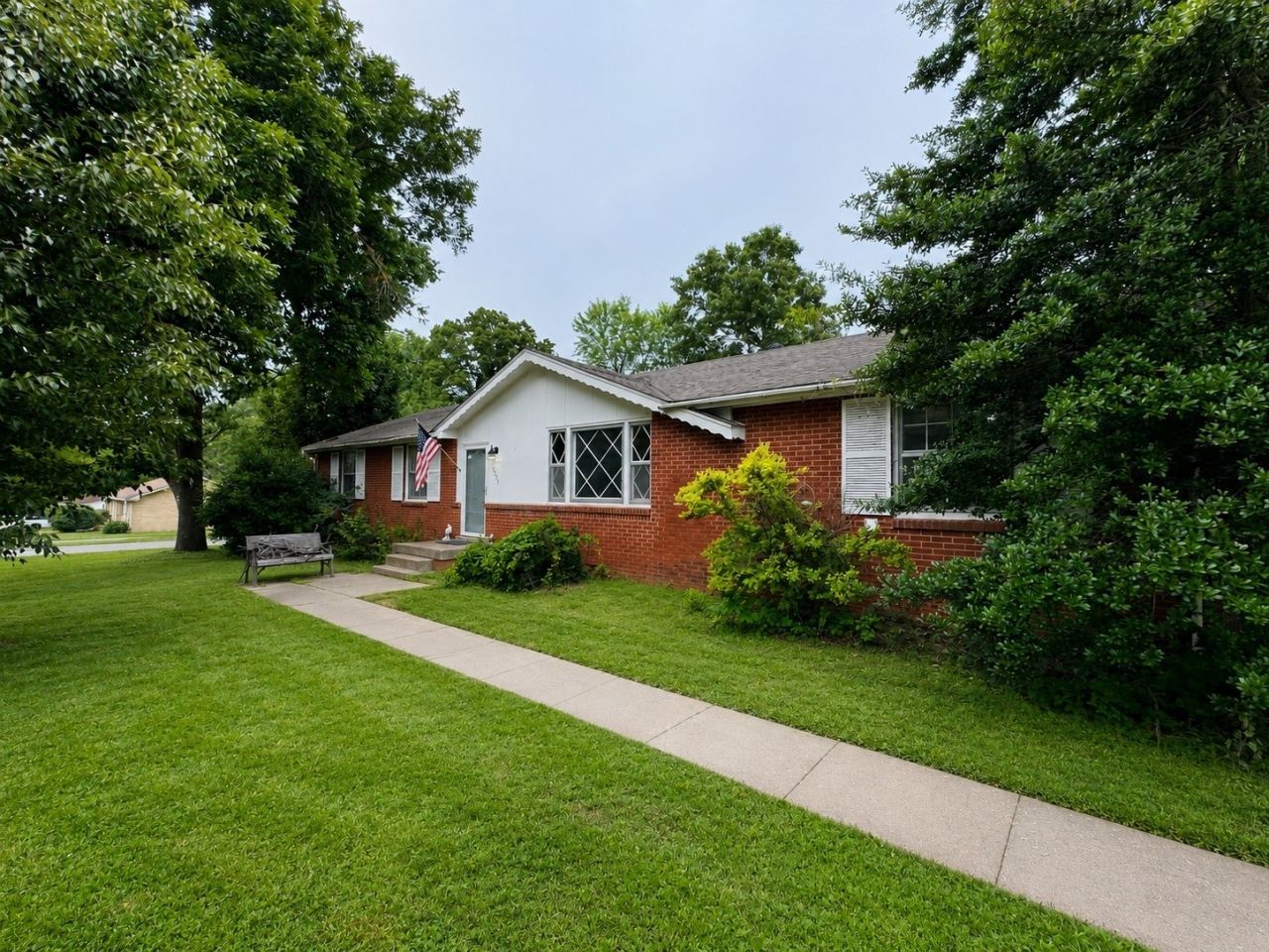 5023 Collinwood Dr , Clarksville, TN 37042 Main Photo
