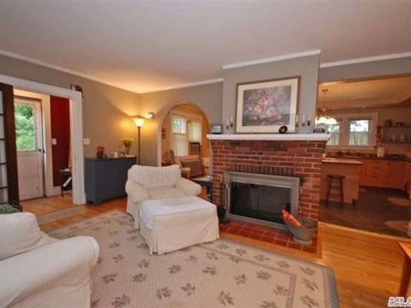7 Aberdeen Drive , Huntington, NY 11743