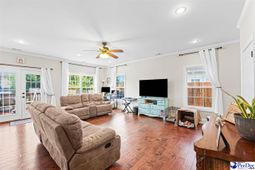 2273 Richmond Hills Drive photo 4
