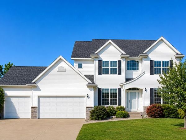3137 Brookfield Drive, Marion, IA 52302