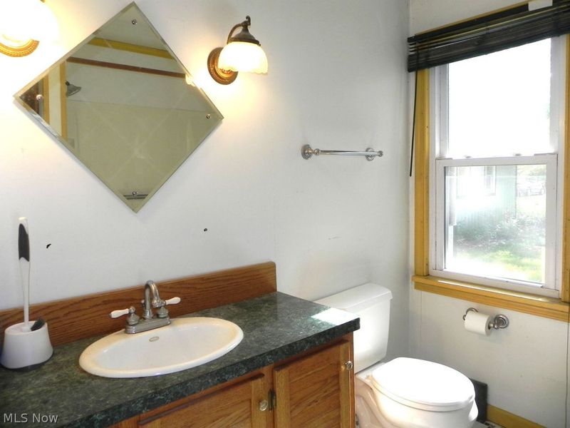 234 S Point Drive, Avon Lake, OH 44012 Photo 5