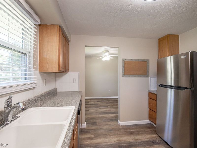 137 Valley Forge Circle, Elyria, OH 44035 Photo 5