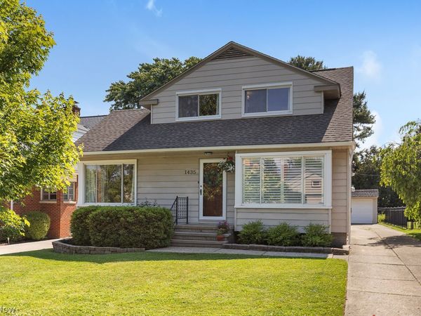 1435 Parkhaven Row , Lakewood, OH 44107