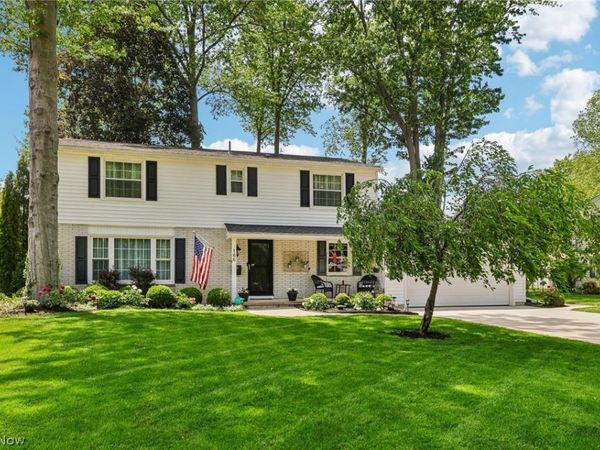 166 Glenview Drive , Avon Lake, OH 44012