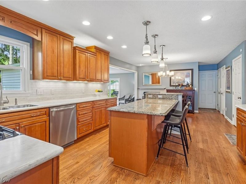166 Glenview Drive, Avon Lake, OH 44012 Photo 5