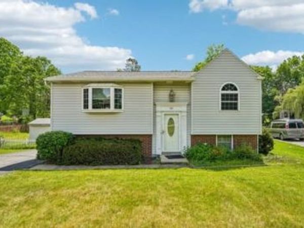 584 Joan St, Cranberry Twp, PA 16066