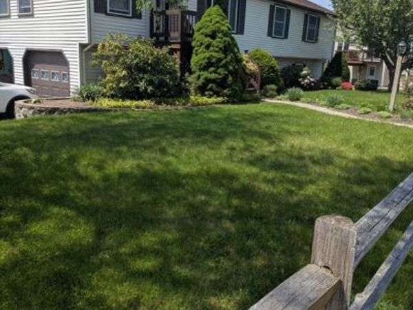 4 Eastern Ave, Webster, MA 01570
