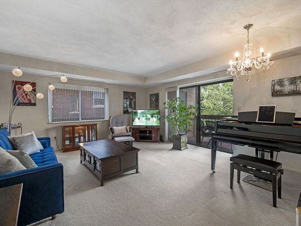 41 Centre St, Unit 305, Brookline, MA 02446