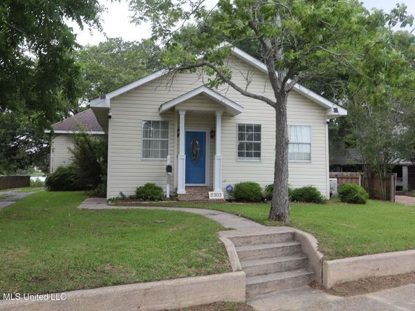 2303 Pascagoula Street, Pascagoula, MS 39567