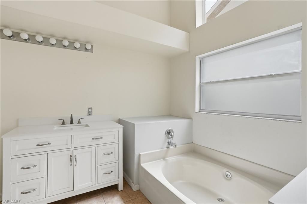 8080 Breton Cir, Fort Myers, FL 33912 Photo