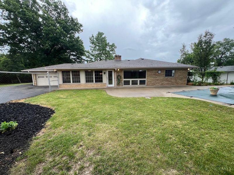 8575 Kentland Court, Amberley, OH 45236 Photo 2