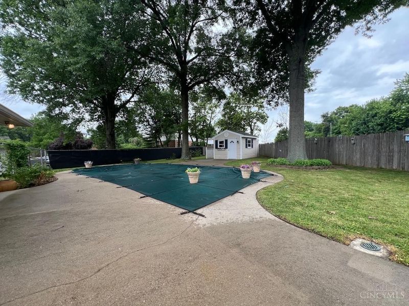 8575 Kentland Court, Amberley, OH 45236 Photo 3