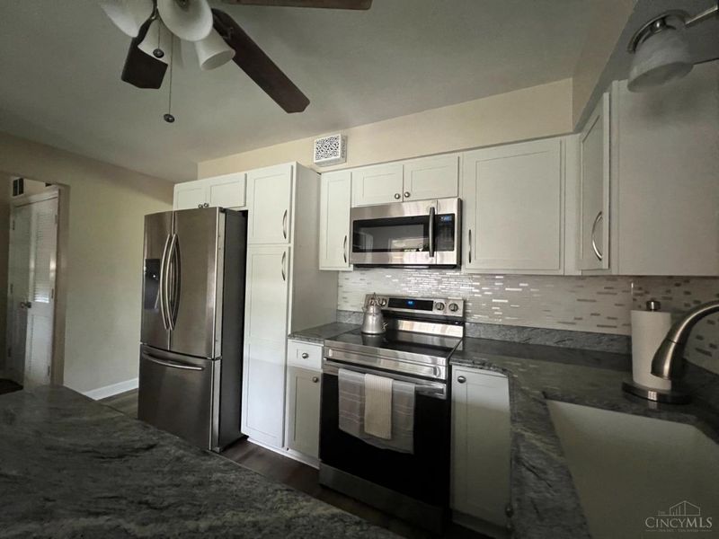 8575 Kentland Court, Amberley, OH 45236 Photo 9