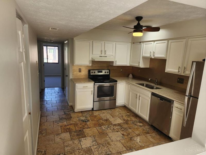 9362 Hunters Creek Drive, Blue Ash, OH 45242 Photo 10