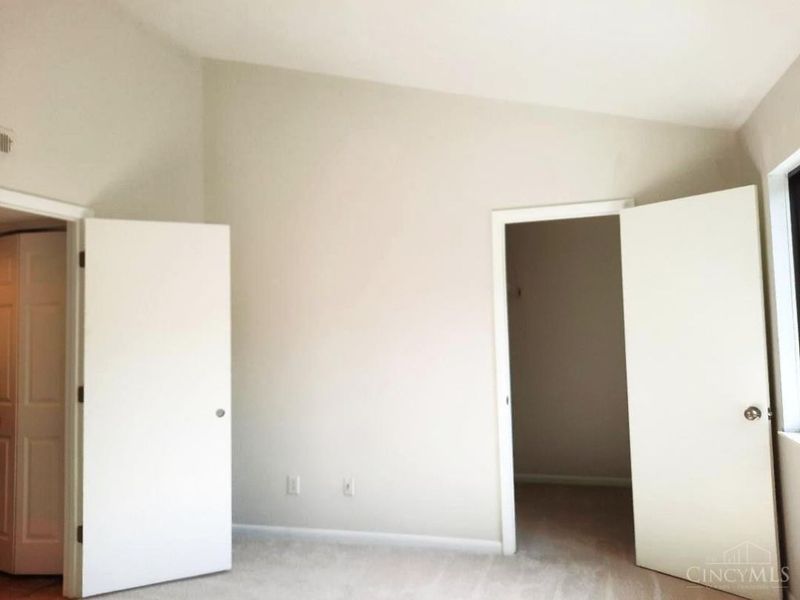 9362 Hunters Creek Drive, Blue Ash, OH 45242 Photo 16