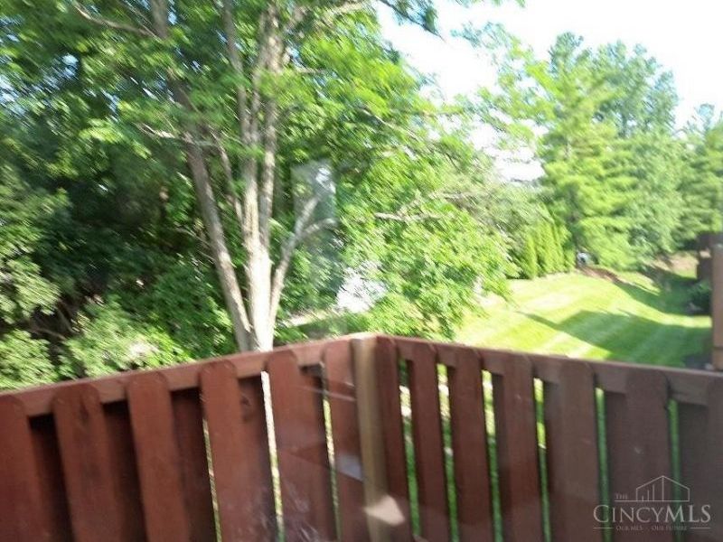 9362 Hunters Creek Drive, Blue Ash, OH 45242 Photo 4