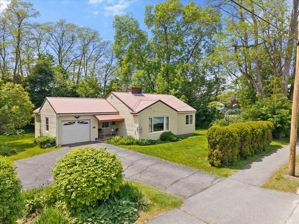 32 Davenport Street , Milford, ME 04461