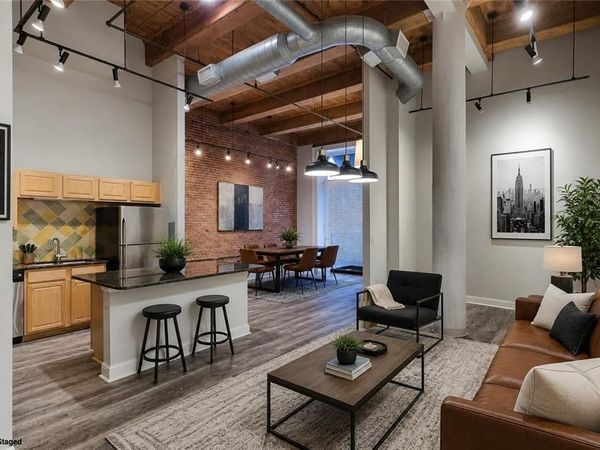 609 Central Street, Unit 1102, Kansas City, MO 64105