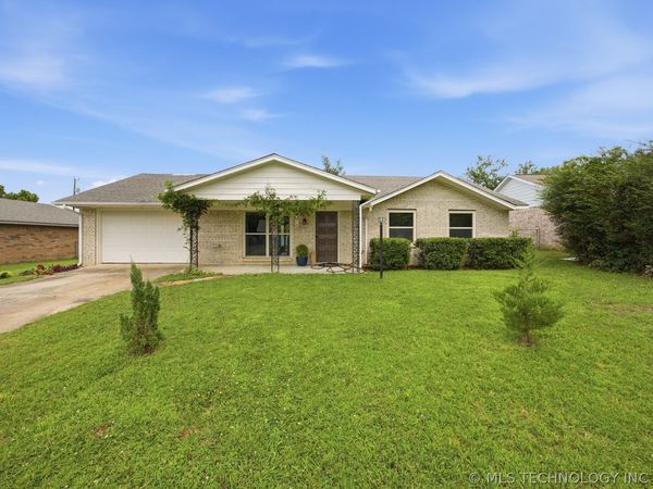 2122 N 11th , McAlester, OK 74501