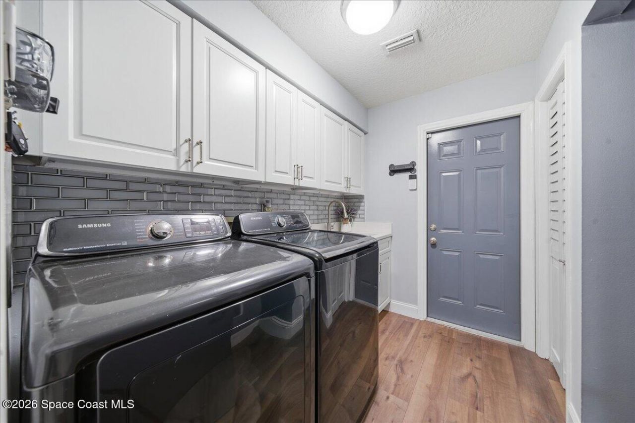 560 Sawgrass Circle, Melbourne, FL 32940 Photo