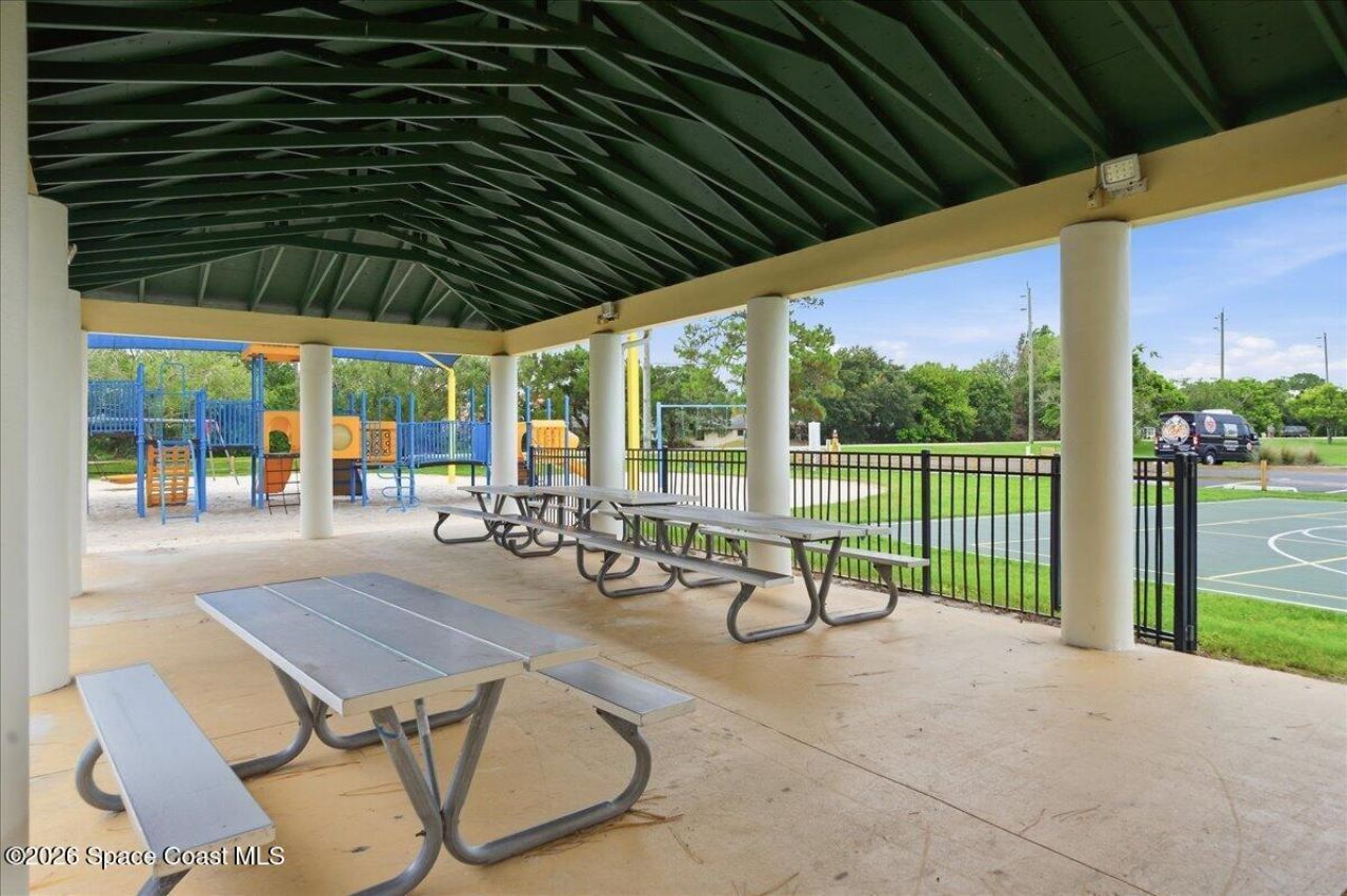 560 Sawgrass Circle, Melbourne, FL 32940 Photo