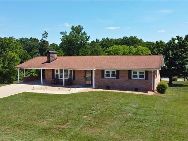 1458 Cartpath Road , North Wilkesboro, NC 28659