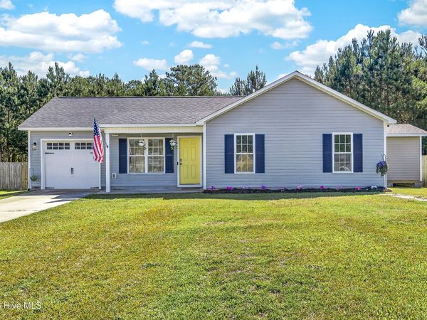 507 Cherry Blossom Lane, Richlands, NC 28574