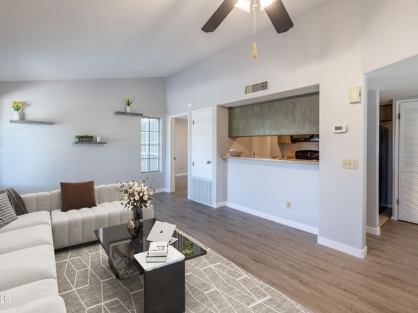 1333 E MORTEN Avenue, Unit 202, Phoenix, AZ 85020
