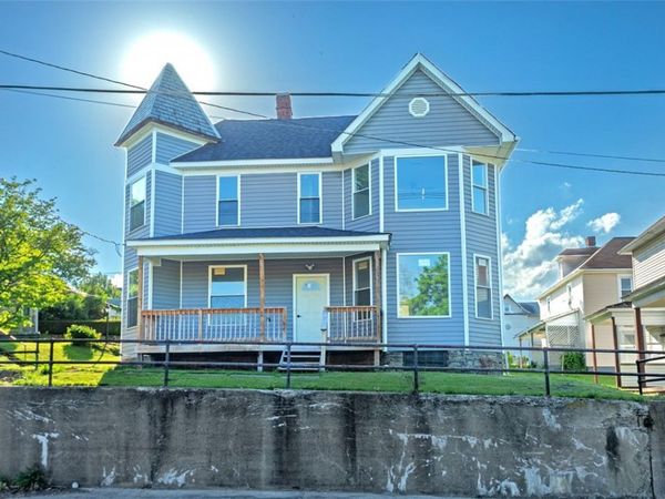 435 N Broadway St , Scottdale, PA 15683