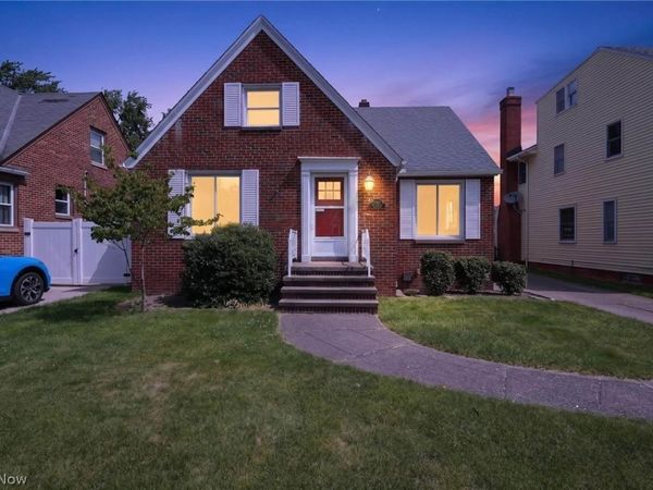 8020 Whitehaven Drive , Parma, OH 44129