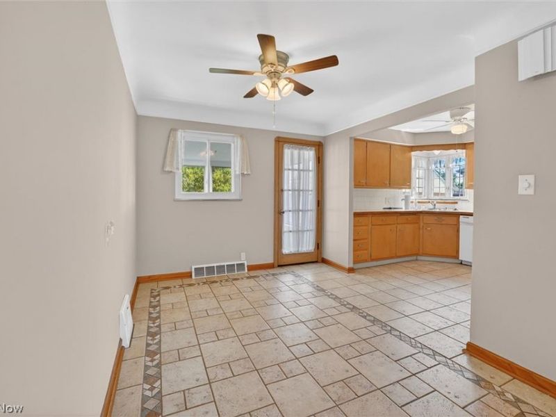 8020 Whitehaven Drive, Parma, OH 44129 Photo 10
