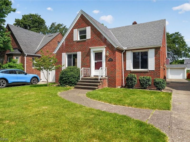 8020 Whitehaven Drive, Parma, OH 44129 Photo 3