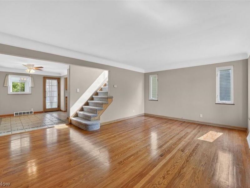 8020 Whitehaven Drive, Parma, OH 44129 Photo 6